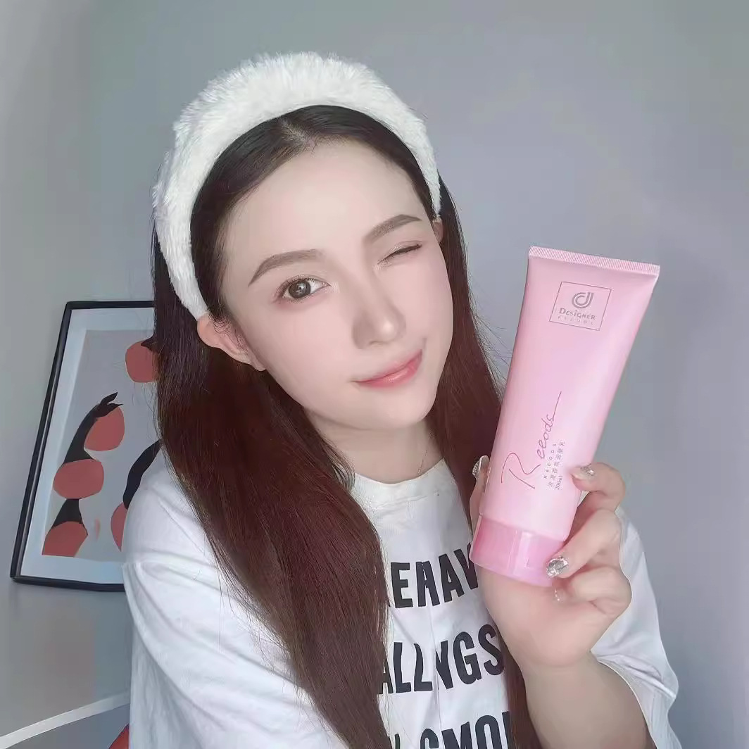 Loção Corporal Iluminadora e C - Perfume Fragrance Body Lotion avaliação e preço